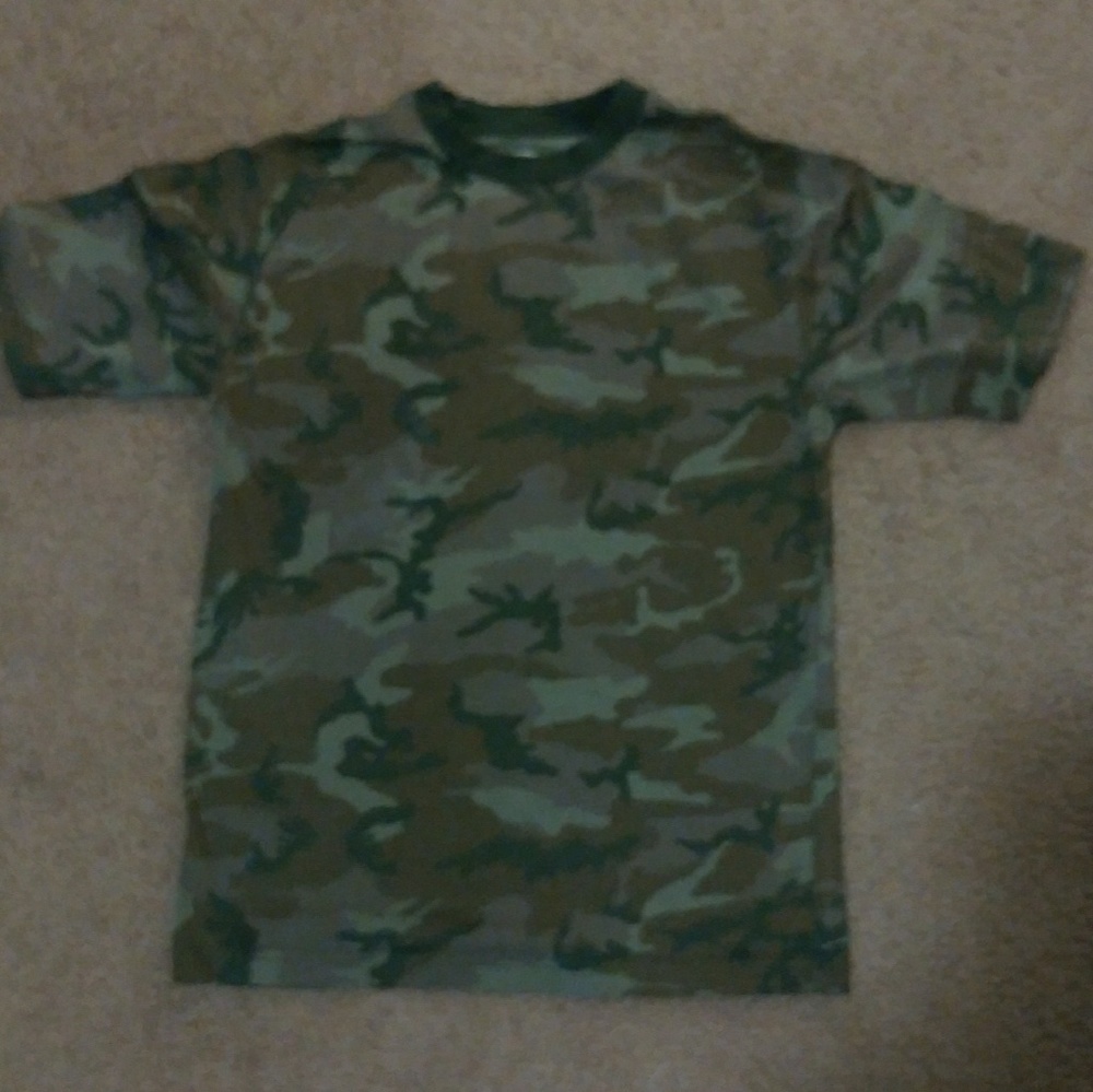 Boy's camo tee